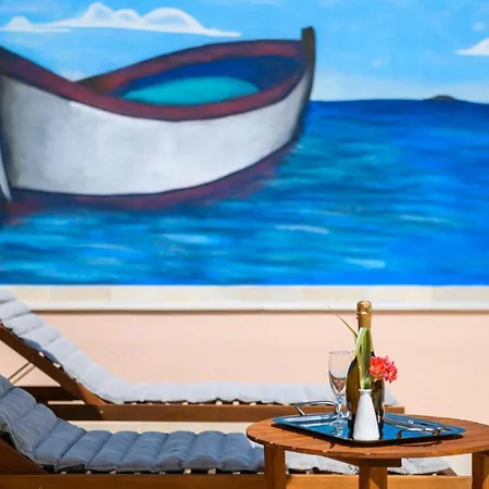 Villa House Angela With Private Pool, Private Parking, Wi-fi And Fully Fenced Garden - Wiibuk