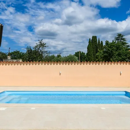 House Angela With Private Pool, Private Parking, Wi-fi And Fully Fenced Garden - Wiibuk Villa Divsici