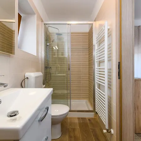 House Angela With Private Pool, Private Parking, Wi-fi And Fully Fenced Garden - Wiibuk