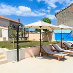 Вилла House Angela With Private Pool, Private Parking, Wi-fi And Fully Fenced Garden - Wiibuk *