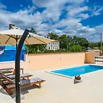House Angela With Private Pool, Private Parking, Wi-fi And Fully Fenced Garden - Wiibuk * Divsici