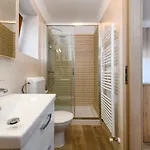 House Angela With Private Pool, Private Parking, Wi-fi And Fully Fenced Garden - Wiibuk
