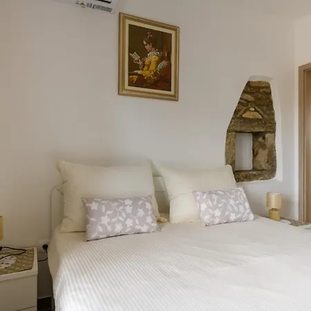 House Angela With Private Pool, Private Parking, Wi-fi And Fully Fenced Garden - Wiibuk Villa *